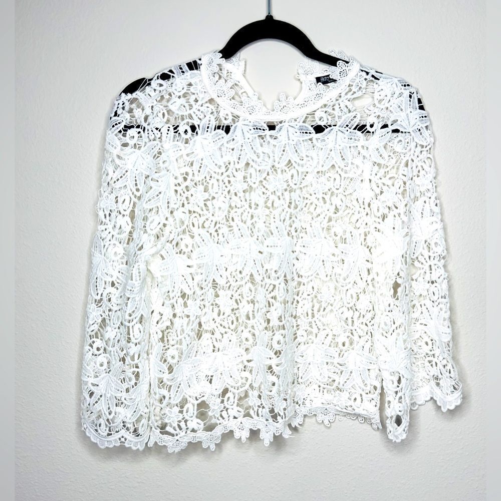 Pretty On the Outside Women’s Crochet Top White Small